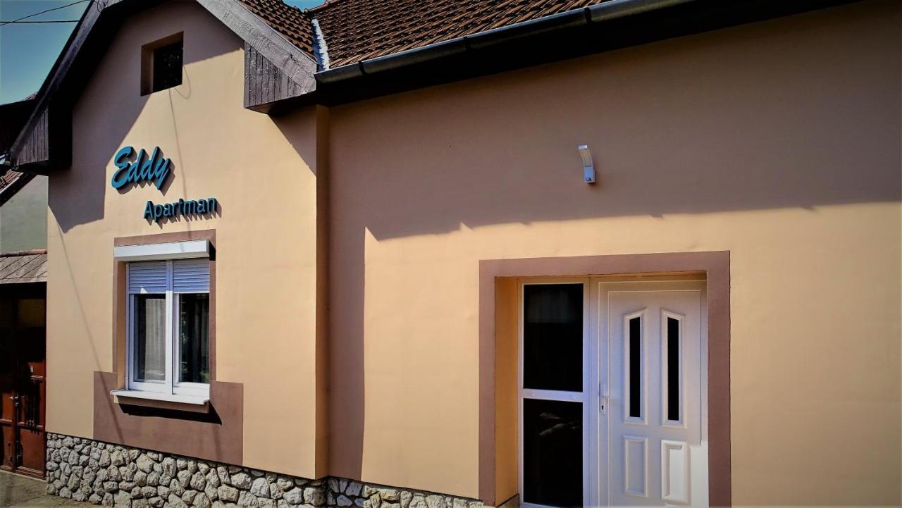 Eddy Apartman Eger Bagian luar foto